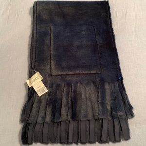 Luxurious Lizden deep navy blue shawl/wrap.